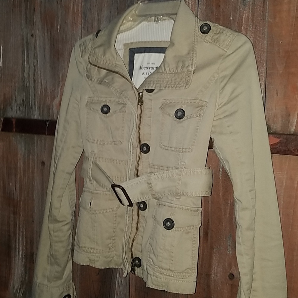 đź’•Abercrombie and Fitch jacketđź’• - Picture 5 of 8